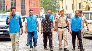 delhi chain snatching, chain news, delhi news