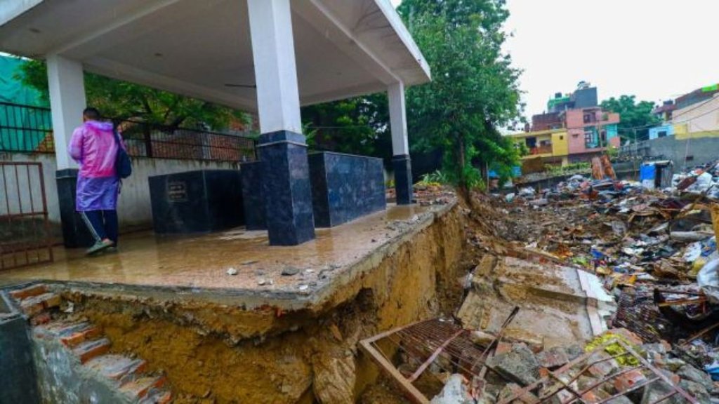 Delhi wall collapse deaths, Jaitpur Hari Nagar wall collapse, Heavy rains Delhi,