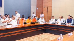 Maharashtra Politics: महाराष्ट्र में बीजेपी से क्यों नाखुश है जैन समाज? डैमेज कंट्रोल में जुटी फडणवीस सरकार