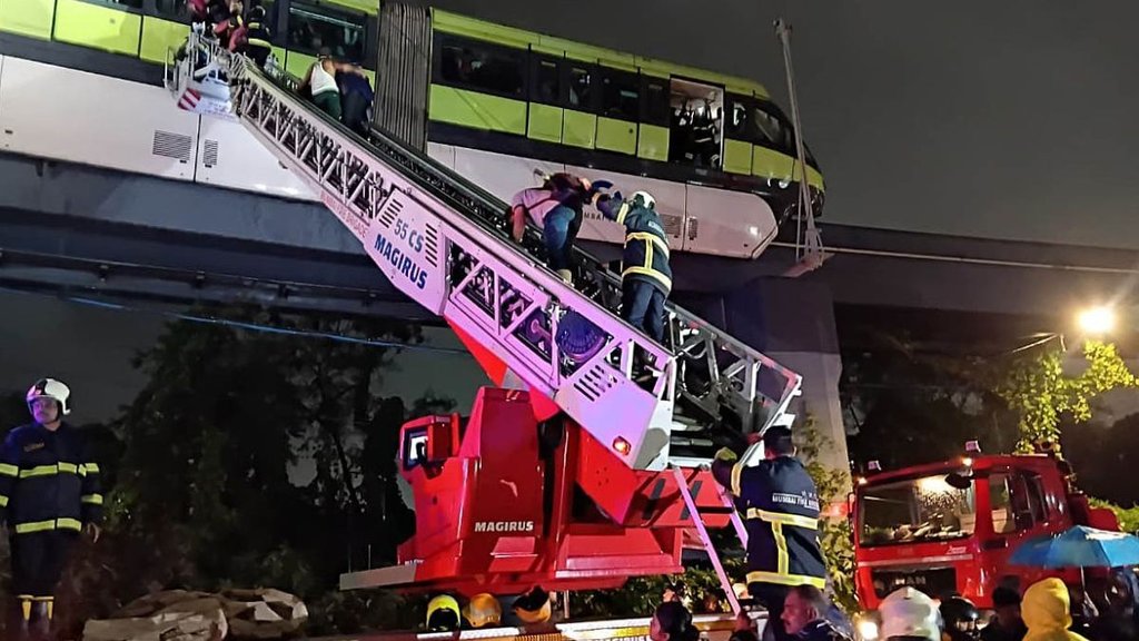 mumbai rains | monorail rescue operation | mumbai |