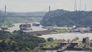 Donald Trump, Panama, China, Panama City, Jos Ral Mulino,