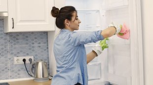 how to clean Fridge, refrigerator cleaning tips, Fridge Kaise Saaf Kare