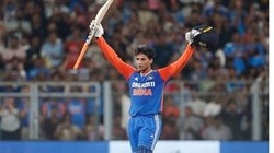 IND vs UAE: अभिषेक शर्मा के पास शिखर धवन को पीछे छोड़ने का मौका, लगाने होंगे यूएई के खिलाफ इतने छक्के