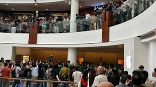 Apple stores