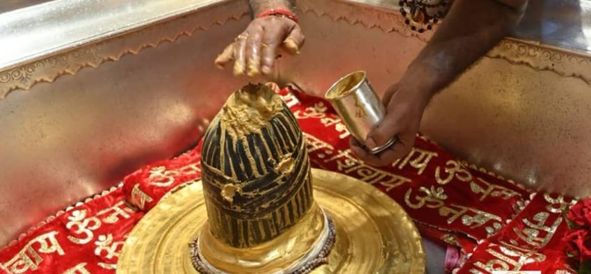 enefits of sandalwood paste in rituals