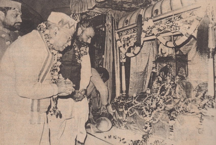 At Kashmir Lal Chowk, Modi raised the tricolor, culminating the Ekta Yatra on 26th January 1992
