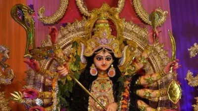नवरात्रि के 9 दिन और नौ रंग… यहां जानें किस दिन कौन से रंग के कपड़े पहनने चाहिए