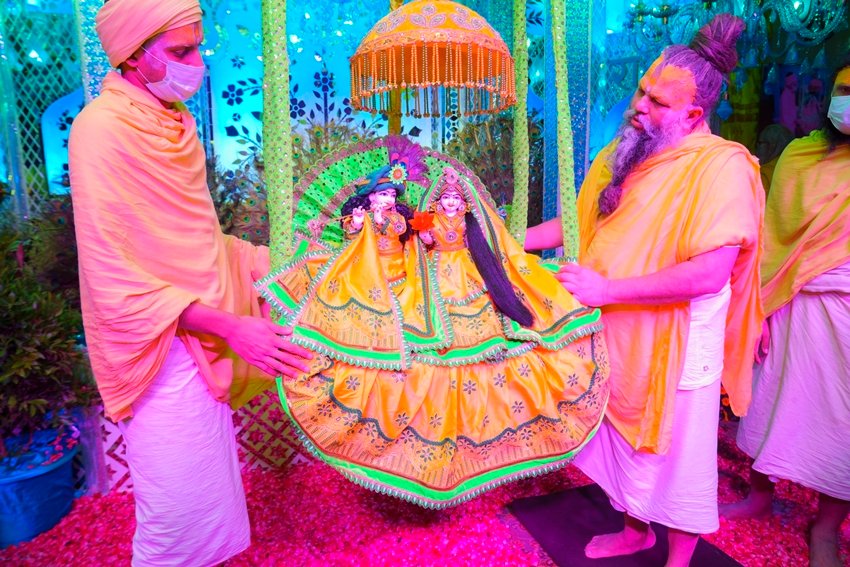 Correct way to bring murti home