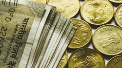 7th Pay Commission: केंद्रीय कर्मचारियों के लिए गुड न्यूज! सरकार दिवाली से पहले दे सकती है बड़ा गिफ्ट, जानिए कितना मिल सकता है डीए में हाइक