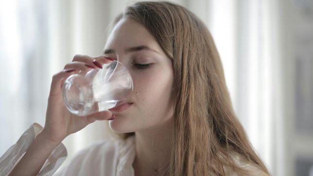 Daily warm water drinking benefits