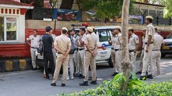 दिल्ली को दहलाने की साजिश: अब तक पांच गिरफ्तार, देश के विभिन्न हिस्सों में छापेमारी जारी