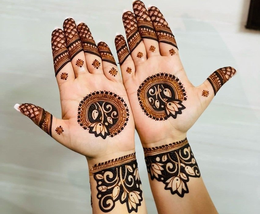 Easy mehndi for Onam