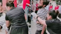 कहां से सीखी ऐसी बॉक्सिंग… लड़के को सरेराह पीटती लड़की का Video Viral, एक के बाद एक मारे कई मुक्के, दंग रह गए राहगीर