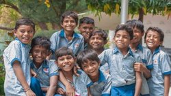 दुनिया मेरे आगे: आनंद और पीड़ा दोनों को गले लगाएं, जिसके पास सबसे ज्यादा सुख है, उसी के पास सबसे गहरा दुख भी है