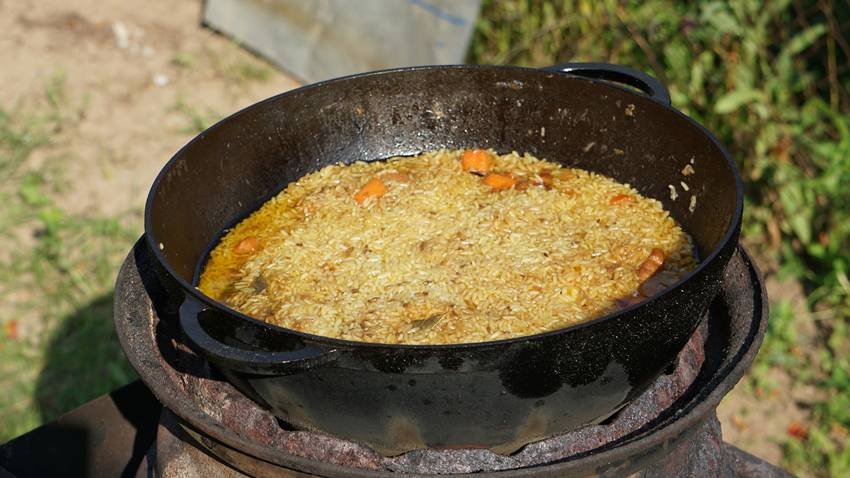 clean iron kadhai with alum