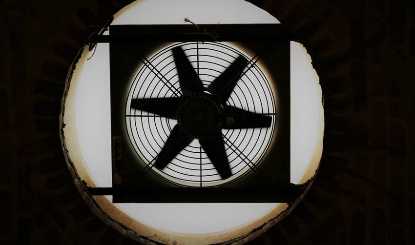 easy home methods for cleaning exhaust fan