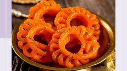 Imarti recipe: हलवाई जैसी इमरती कैसे बनाएं? लच्छेदार-कुरकुरी बनाने के लिए यहां से नोट कर लें रेसिपी