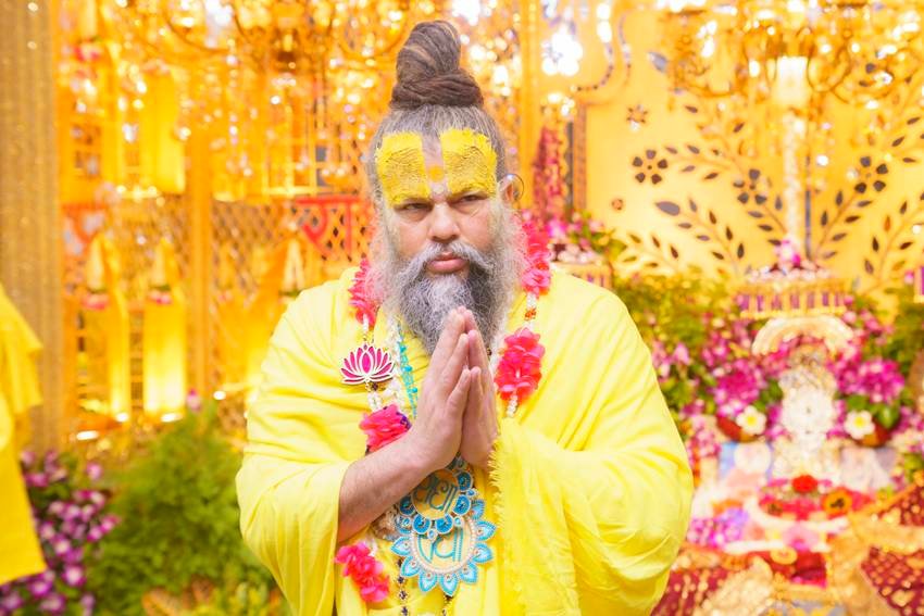 women worship Laddu Gopal during periods