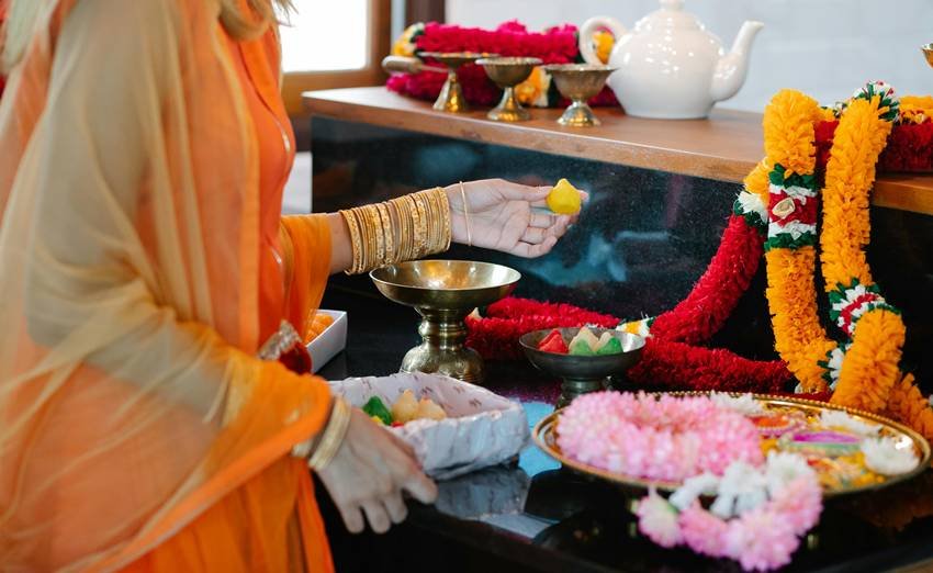 Laddu Gopal in menstruation