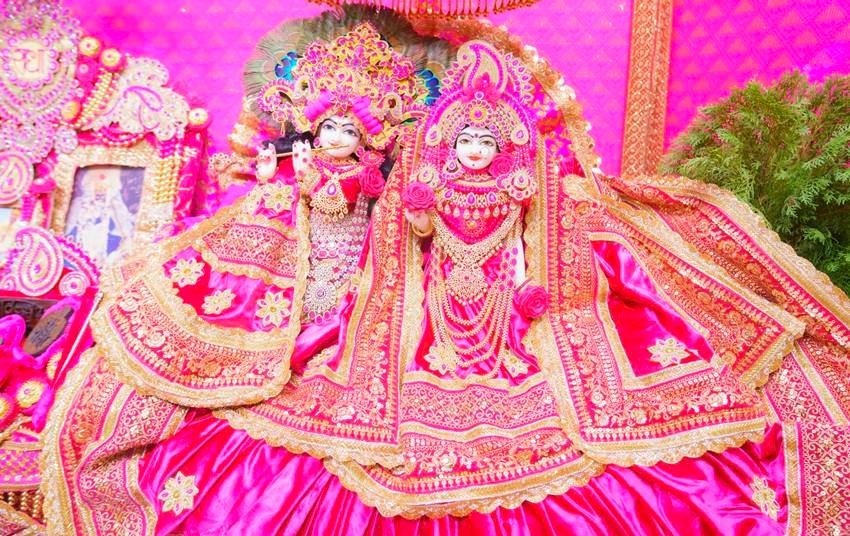 Laddu Gopal seva during periods by Premanand Maharaj