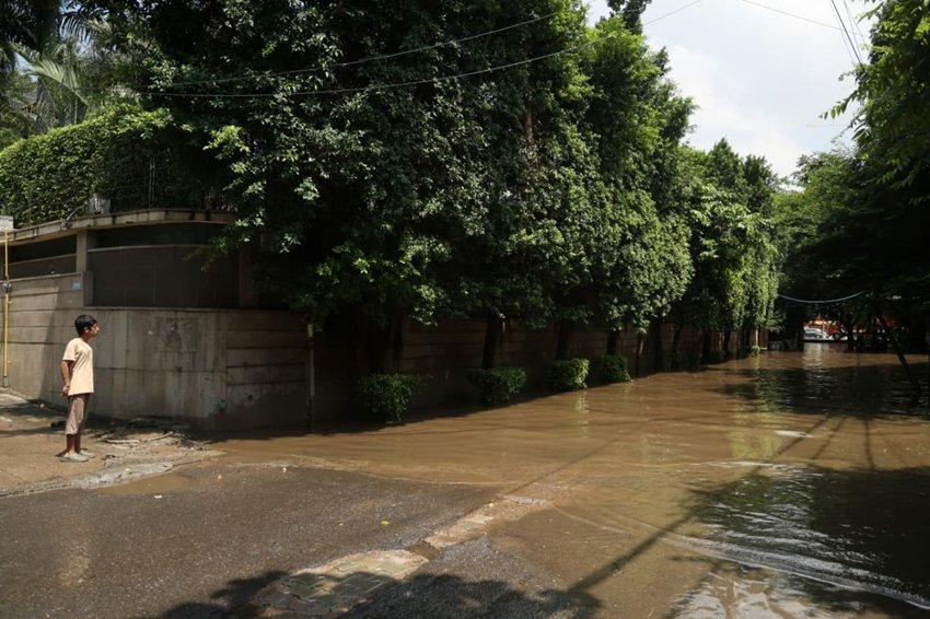 Life Disrupted in the Capital as Yamuna Floods Low Lying Areas