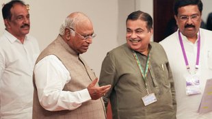 Mallikarjun Kharge and Gadkari