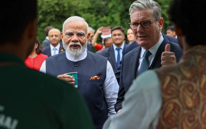 What time does Narendra Modi wake up