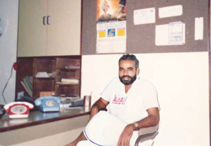 Narendra Modi has consistently championed bringing back India's handloom heritage to the mainstream. In the pictures below, can you guess what he is wearing