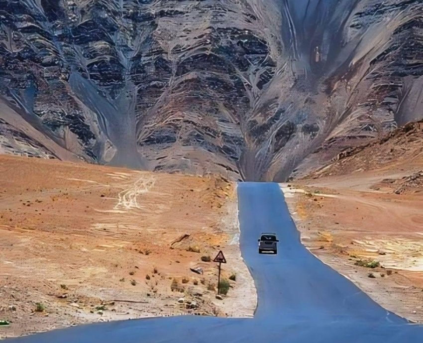 Optical Illusion of Magnetic Hill