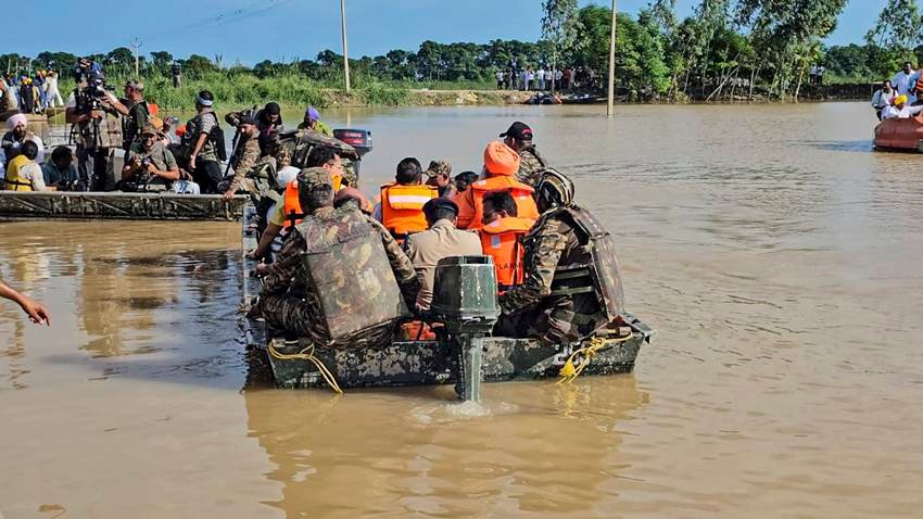 Randeep Hooda Punjab floods