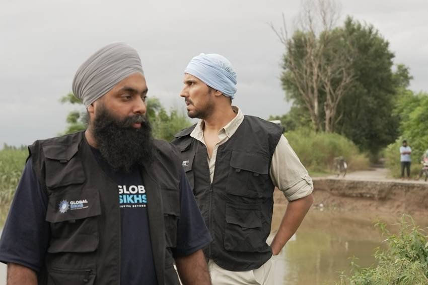Randeep Hooda helps Punjab flood victims