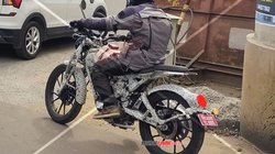 Royal Enfield Flying Flea C6: रॉयल एनफील्ड की पहली इलेक्ट्रिक बाइक फ्लाइंग फ्ली सी6 टेस्टिंग के दौरान हुई स्पॉट, जानें कब होगी लॉन्च