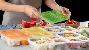 BPA, How much BPA is harmful,BPA side effects in adults, How to avoid BPA, BPA side effects in men, BPA products to avoid, Bisphenol A, How does BPA leach out of plastic, BPA free