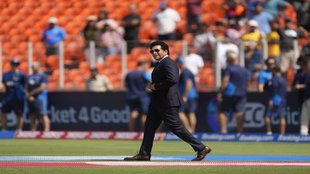 Sachin Tendulkar, Sachin Tendulkar stuck in jungle, Sachin Tendulkar Video