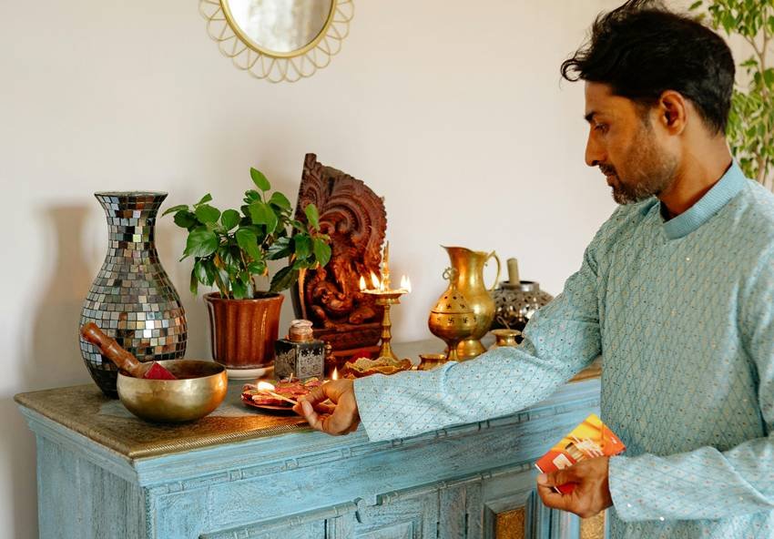 Should Perform Puja in Pitru Paksha