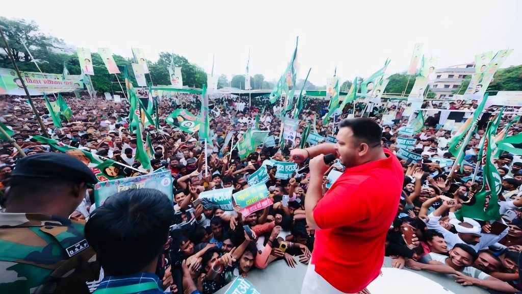 Bihar Politics: तेजस्वी यादव का मुख्यमंत्री की उम्मीदवारी पर बड़ा बयान (Photo: Express)
