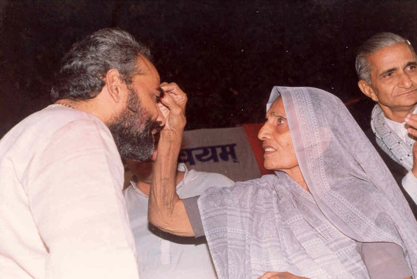 When Teenage Modi Left Home to Discover India and Found His Purpose