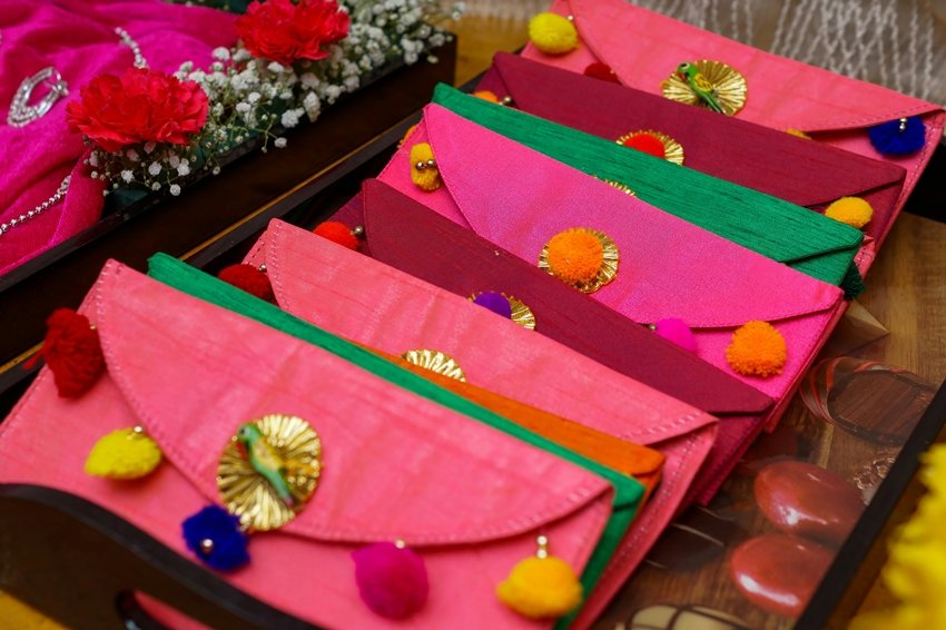 Why Do We Always Add ₹1 in a Shagun Envelope