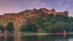 बुंदेलखंड में ASI संरक्षित किलों को अपने नियंत्रण में लेना चाहती है यूपी सरकार, लग्जरी होटलों में बदलने का है प्लान