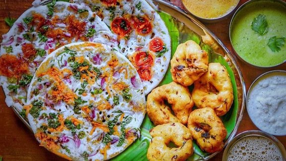 bread uttapam, bread uttapam recipe , bread uttapam recipe for tifin