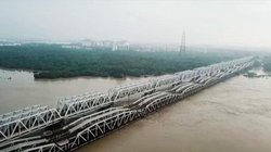 Delhi Flood: दिल्ली में घर-घाट सब डूबे, बाढ़ से राहत के लिए लगाए गए टेंट्स में भी घुसा यमुना का पानी