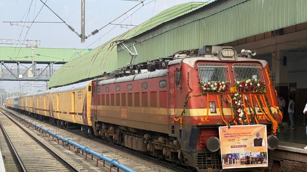 Kashmir Delhi train,Kashmir Delhi cargo train,cargo parcel train from Kashmir,
