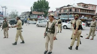 Jammu Kashmir Police, Army porters arrested, Army porters weapons smuggling,