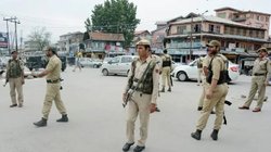 सेना के लिए काम करने वाले तीन लड़कों को जम्मू-कश्मीर पुलिस ने किया गिरफ्तार, बेहद गंभीर हैं आरोप