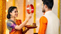 Karwa Chauth 2025: 10 या 11 अक्टूबर, कब है करवा चौथ? जानें व्रत की सही तिथि, शुभ मुहूर्त, पूजा विधि और चंद्रोदय का समय