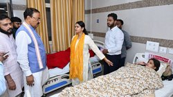 लाठी चार्ज में घायल ABVP कार्यकर्ताओं से मिले डिप्टी सीएम केशव प्रसाद मौर्य, कहा- दोषियों पर होगी कठोर कार्रवाई