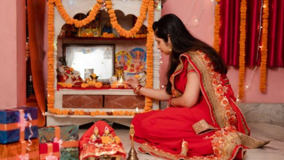 Vastu Tips, vastu shastra tips in hindi, home vastu,house vastu, Vastu Shastra Tips For Home, Money Vastu tips,vastu shastra for money, good luck signs, Money making tips,Maa lakshmi money tips, Maa lakhsmi dhan upay