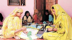 विवाह से अधिक आत्मनिर्भरता को तरजीह दे रही लड़कियां, केंद्र सरकार के एक ताजा आंकड़े दे रहे गवाही