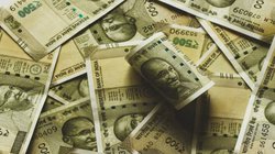 7th Pay Commission Update: सरकारी कर्मचारियों को मिली गुड न्यूज, बदल गए ड्रेस भत्ते के नियम, जानें किसे मिलेगा फायदा