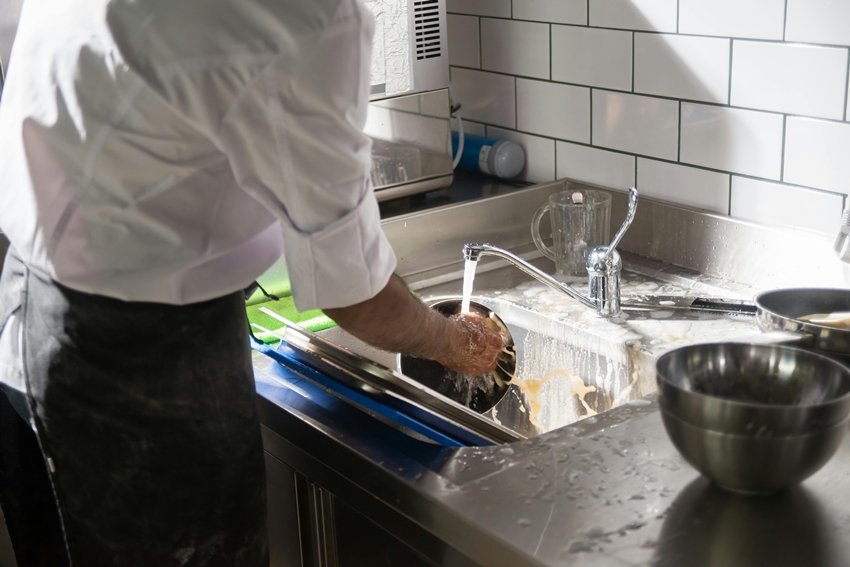 A Budget-Friendly Way to Clean Greasy Sink Costs Only One Rupee